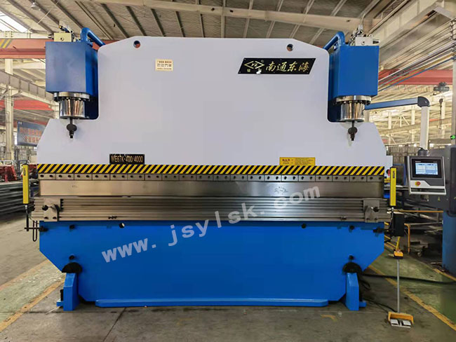 WE67K-200/3200数控折弯机